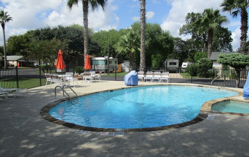 Travelers World Rv Resort San Antonio Dış mekan fotoğraf